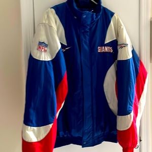 Vintage ‘90’s puffy GIANTS PROLINE AUTHENTIC NFL REEBOK winter jacket. Size L
